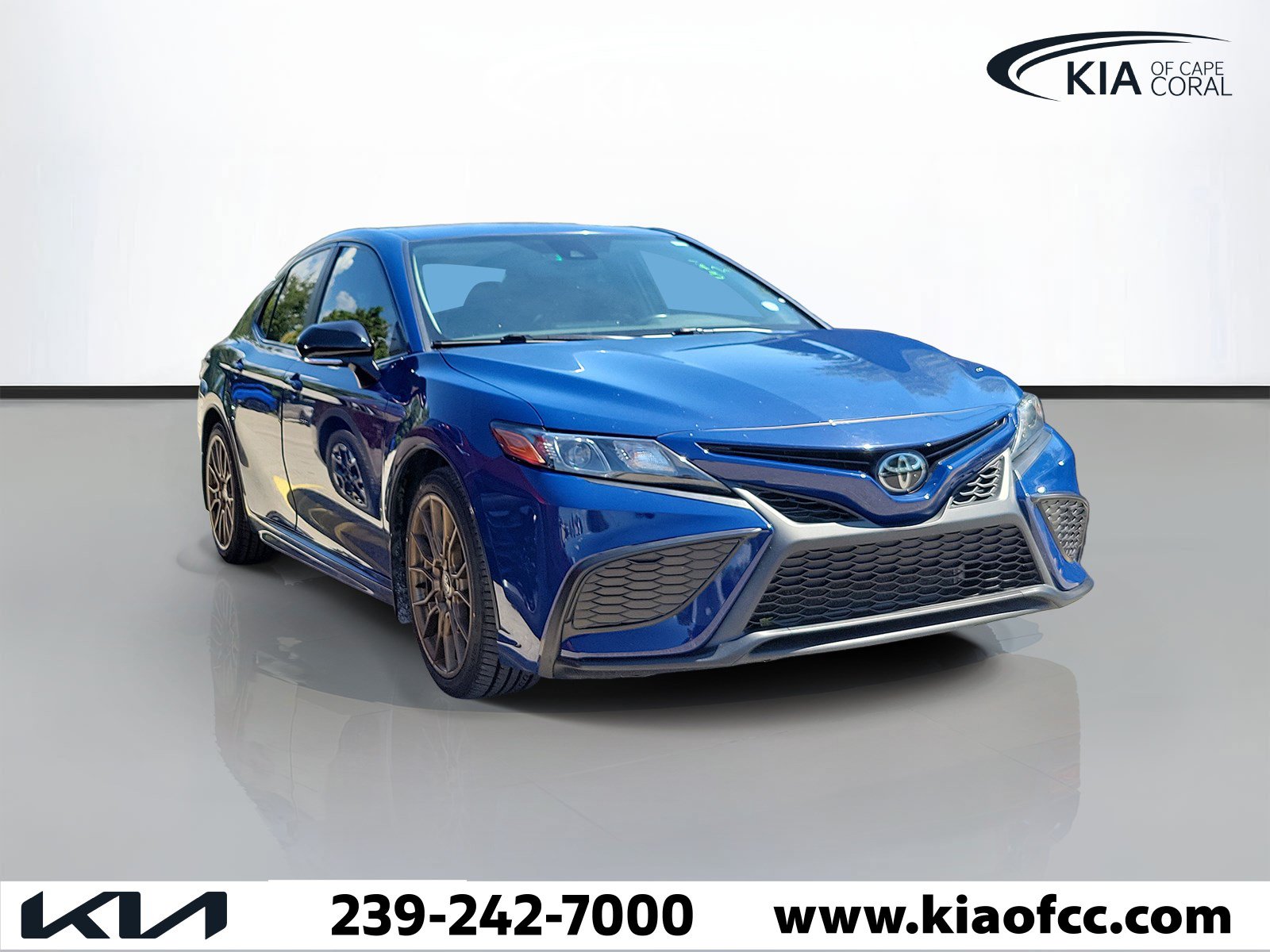 Used 2023 Toyota Camry SE w/ Convenience Package FWD image 1