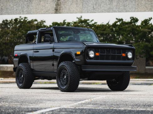 Used 2024 Ford Bronco Black Diamond AWD/4WD image 12