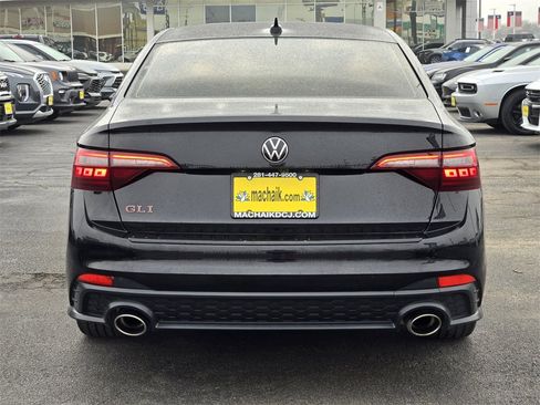 Used 2023 Volkswagen Jetta GLI Autobahn image 5