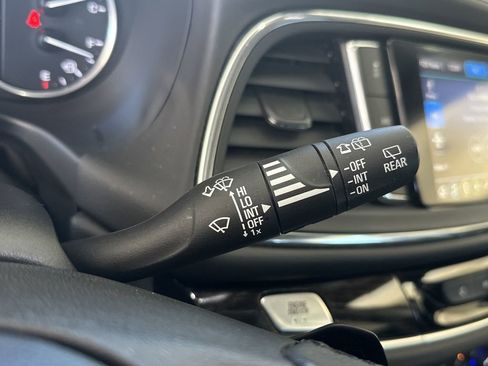 Used 2021 Buick Enclave Avenir w/ Avenir Technology Package image 24