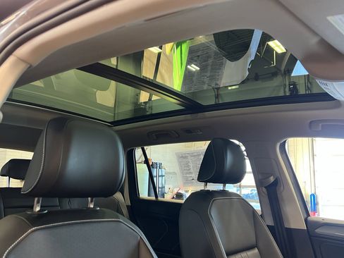 Used 2022 Volkswagen Tiguan SE image 29