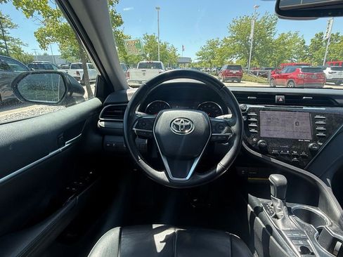 Used 2019 Toyota Camry XSE FWD image 27