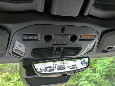 Used 2025 GMC Hummer EV 2X AWD/4WD image 30
