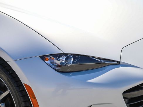 Used 2016 MAZDA MX-5 Miata Grand Touring RWD image 8