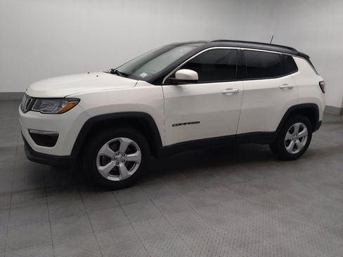 Used 2020 Jeep Compass Latitude w/ Cold Weather Group AWD/4WD image 2