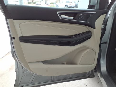 Used 2024 Ford Edge Titanium image 4