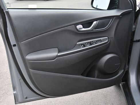 Used 2023 Hyundai Kona Limited image 14