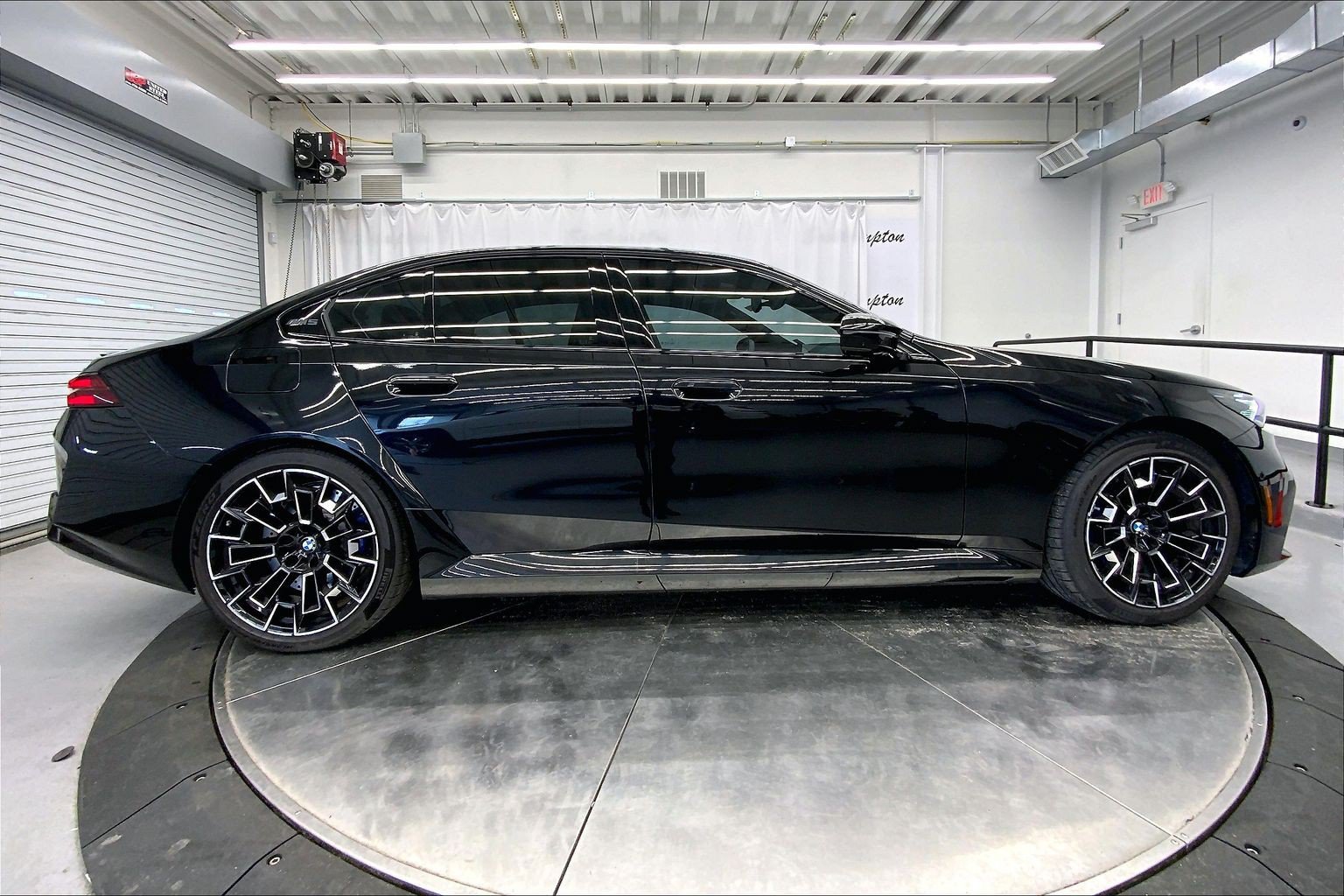 Used 2025 BMW M5 w/ Executive Package AWD/4WD image 8