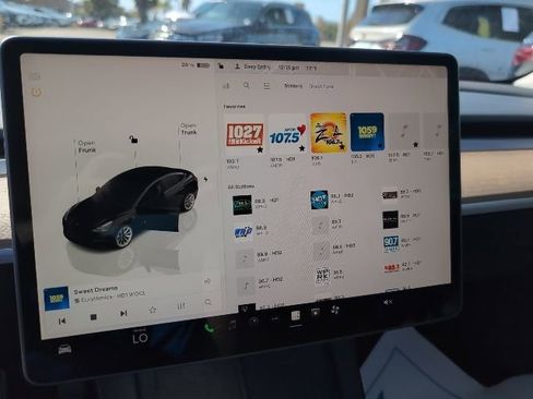 Used 2023 Tesla Model 3 Standard Range image 17