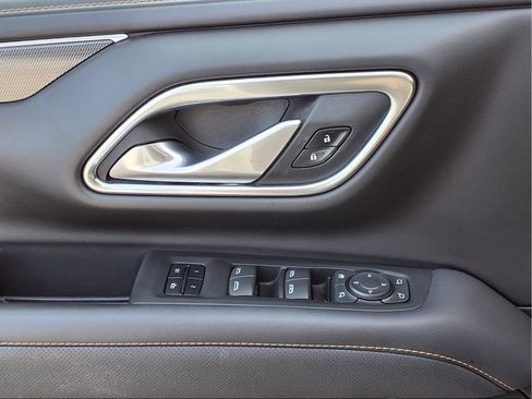 Used 2022 GMC Yukon XL AT4 image 15