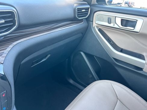 Used 2023 Ford Explorer Limited w/ Equipment Group 301A image 59