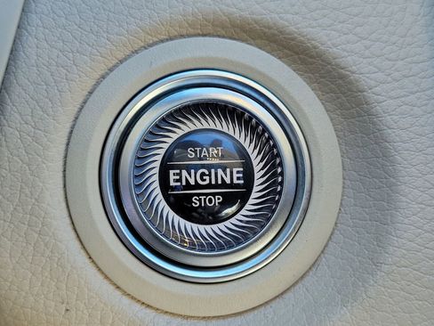 Used 2021 Mercedes-Benz C 300 Sedan image 32