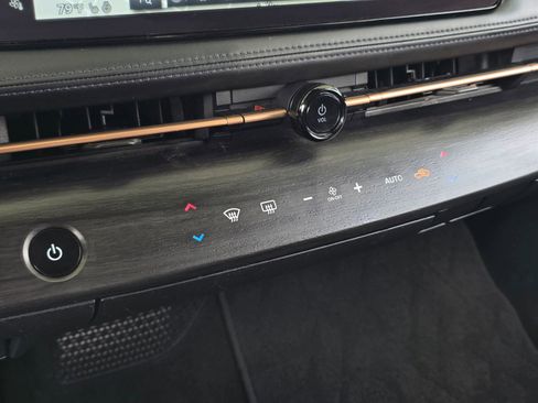 Used 2023 Nissan Ariya AWD image 22