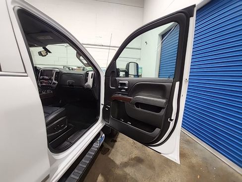 Used 2015 GMC Sierra 2500 SLT AWD/4WD image 15