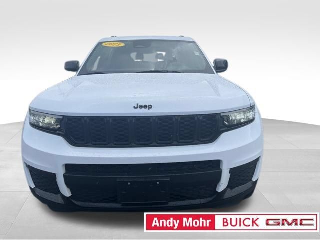 Used 2023 Jeep Grand Cherokee L Laredo AWD/4WD image 3