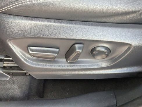 Used 2025 Toyota Corolla Cross XLE image 24