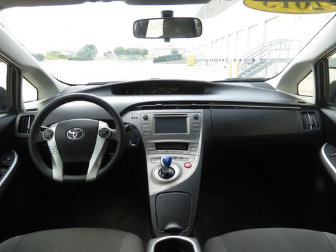 Used 2013 Toyota Prius Two FWD image 11