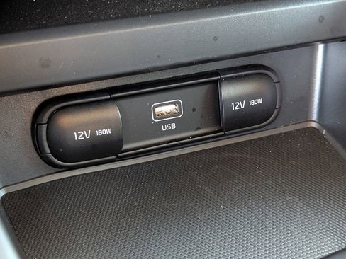 Certified 2025 Kia Soul LX image 30