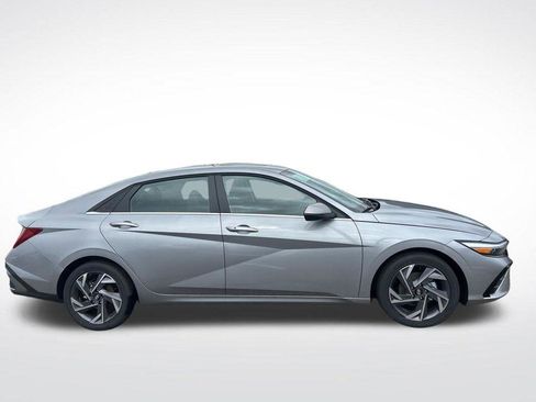 New 2026 Hyundai Elantra Limited image 5