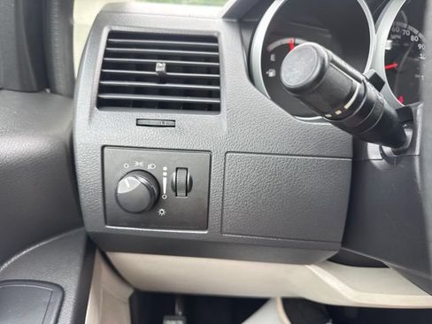 Used 2008 Dodge Grand Caravan SE FWD image 21