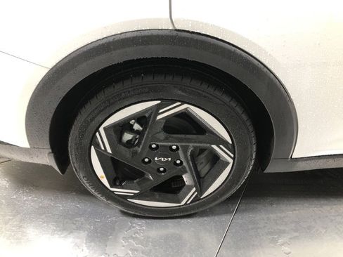 New 2025 Kia K4 EX image 9