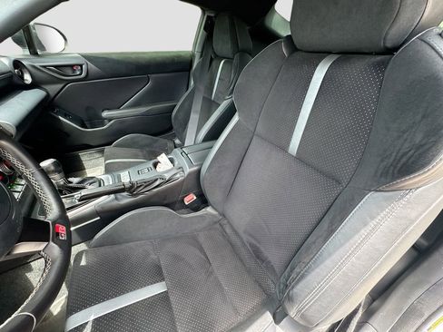 Used 2024 Toyota GR86 Premium RWD image 18