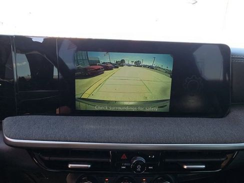 Used 2025 Nissan Kicks SV image 18