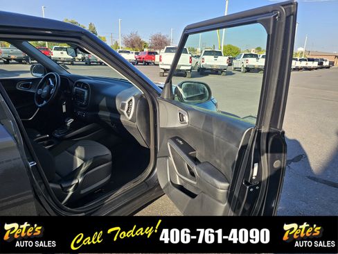 Used 2023 Kia Soul LX w/ Option Group 015 image 14