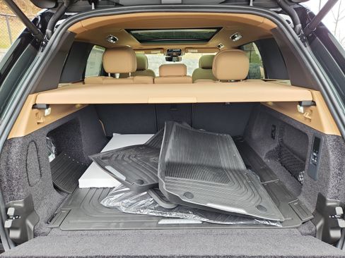 New 2025 Land Rover Range Rover SE image 13