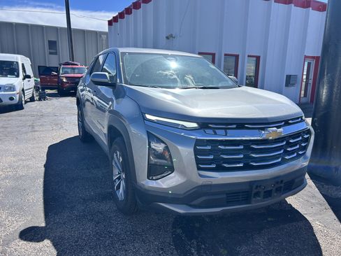 Used 2026 Chevrolet Equinox LT AWD/4WD image 7