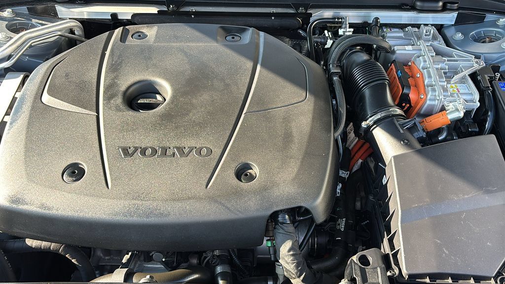 Certified 2024 Volvo S60 T8 Plus w/ Climate Package AWD/4WD image 32