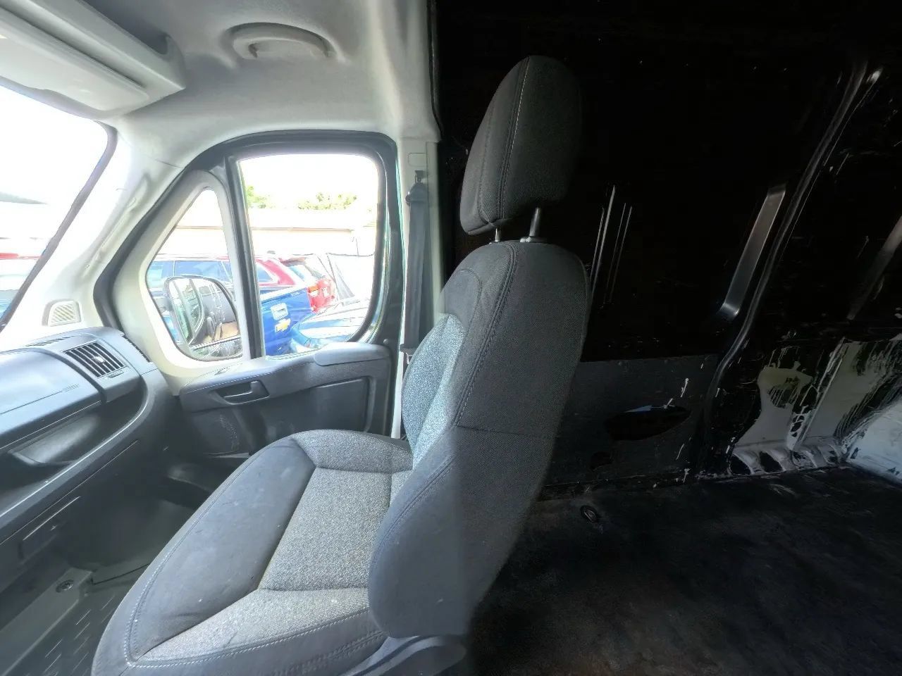 Used 2017 RAM ProMaster 2500 w/ Premium Appearance Group FWD image 25