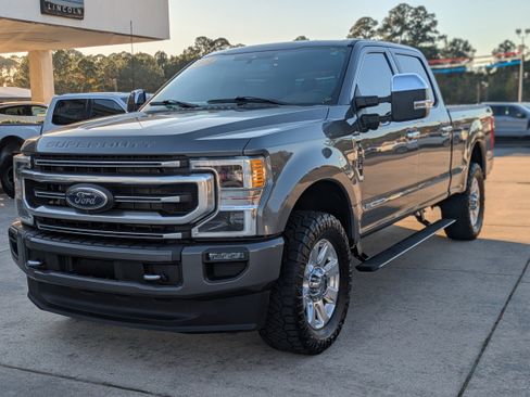 Used 2022 Ford F250 Platinum image 2