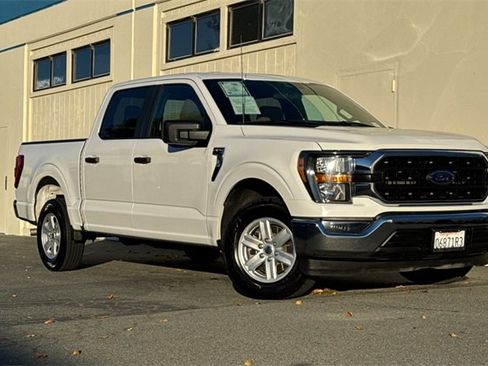 Used 2023 Ford F150 XLT image 2