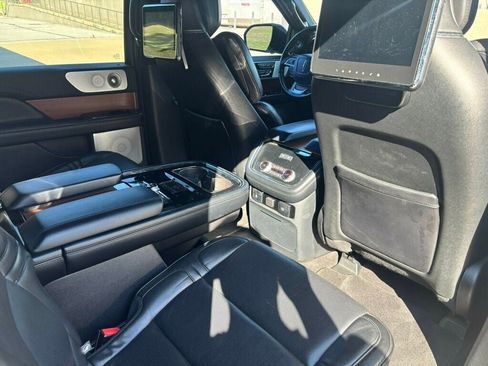 Used 2019 Lincoln Navigator Reserve AWD/4WD image 22