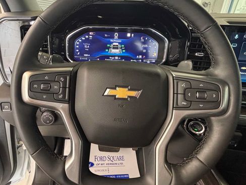 Used 2025 Chevrolet Silverado 1500 LT AWD/4WD image 19
