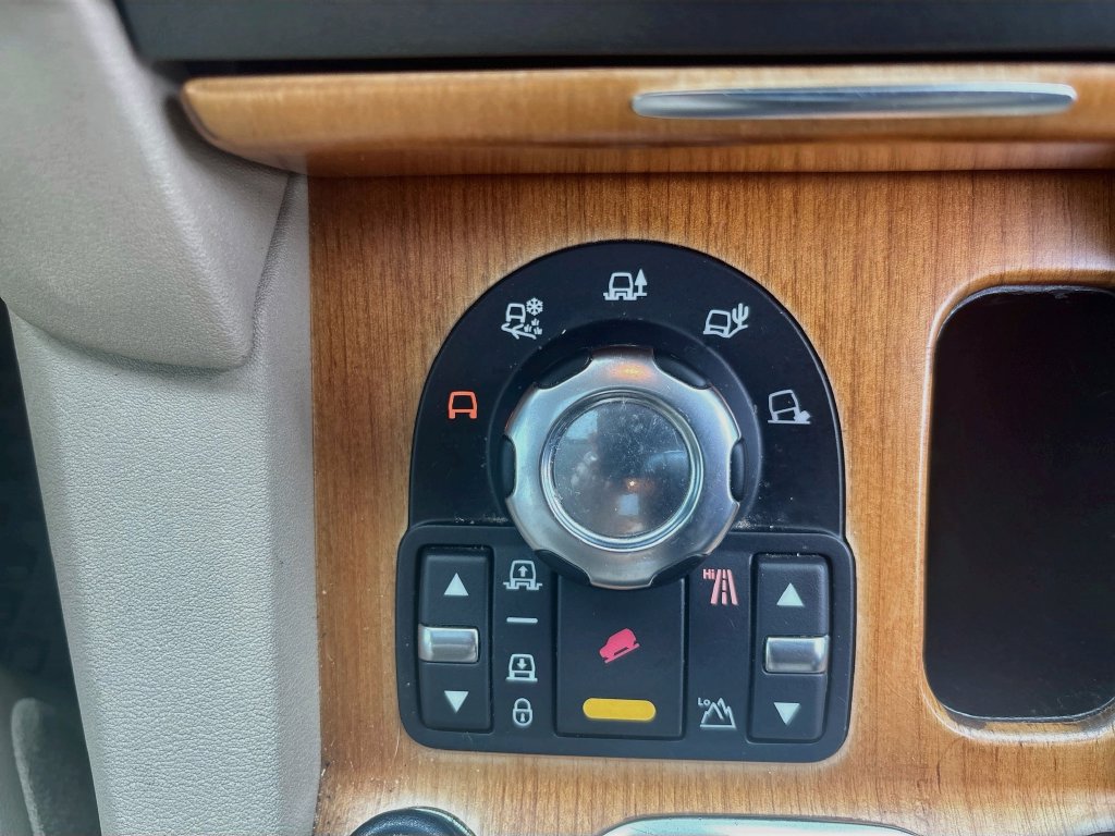 Used 2012 Land Rover LR4 HSE LUX AWD/4WD image 30