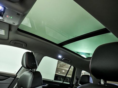 Used 2025 Volkswagen Atlas Peak Edition SE image 14