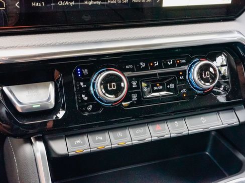 New 2026 GMC Sierra 1500 Denali w/ Technology Package AWD/4WD image 19