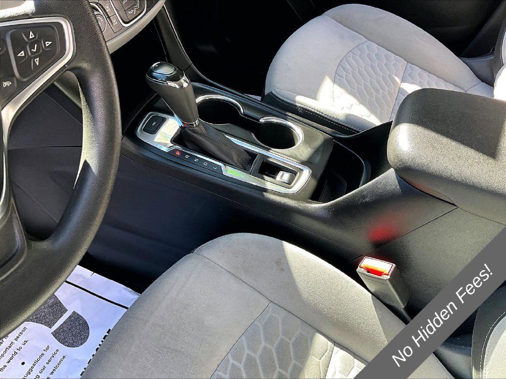 Used 2018 Chevrolet Equinox LS AWD/4WD image 12
