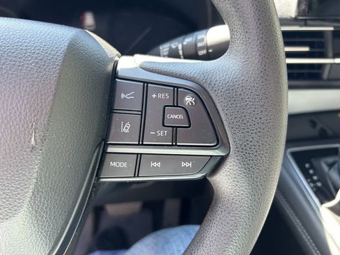 Used 2025 Toyota Sienna LE AWD/4WD image 29