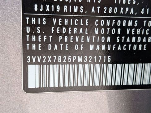 Used 2023 Volkswagen Taos SEL image 31