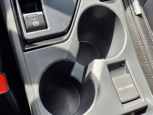 Used 2024 Subaru Crosstrek 2.0i image 9