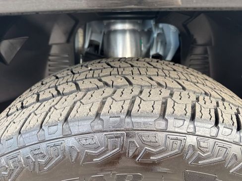 Used 2025 GMC Hummer EV 2X AWD/4WD image 40