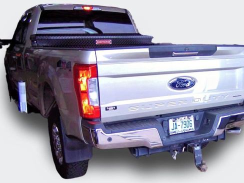 Used 2017 Ford F250 XLT w/ XLT Premium Package AWD/4WD image 4