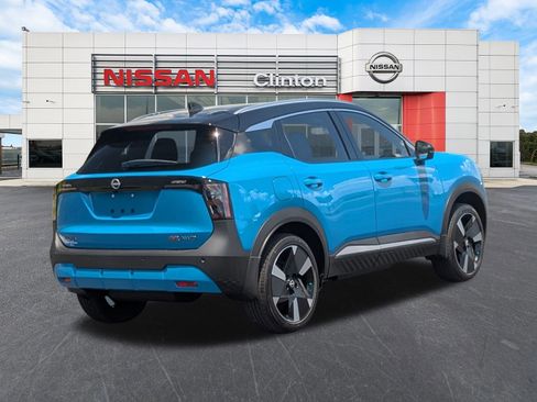 New 2025 Nissan Kicks SR w/ SR Premium Package image 3