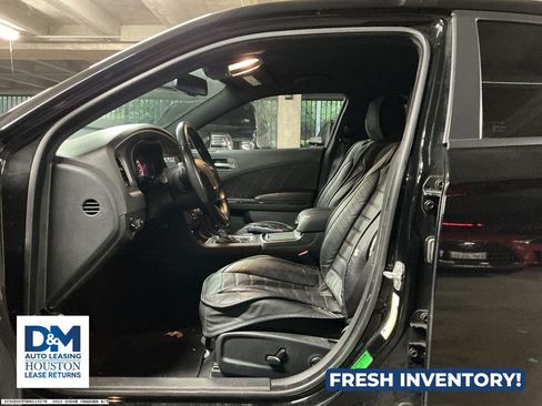 Used 2022 Dodge Charger R/T w/ Blacktop Package RWD image 8