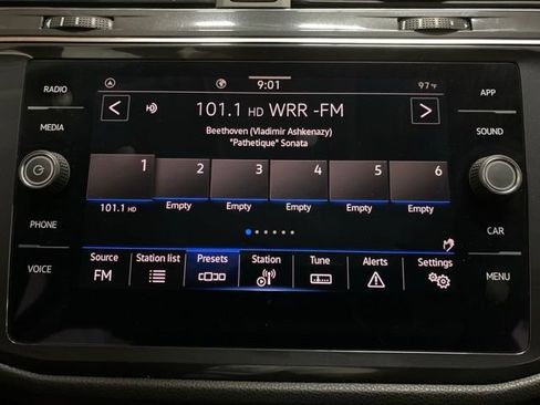 Used 2023 Volkswagen Tiguan SE w/ Panoramic Sunroof Package FWD image 48
