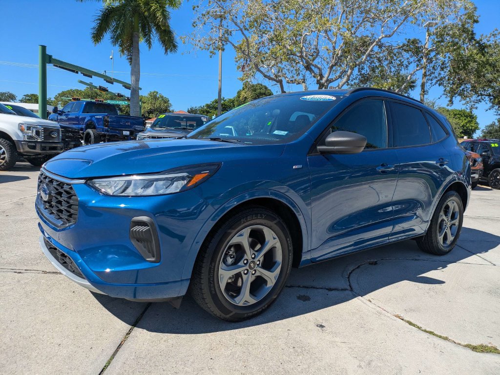 Used 2023 Ford Escape ST-Line w/ Equipment Group 301A FWD image 7
