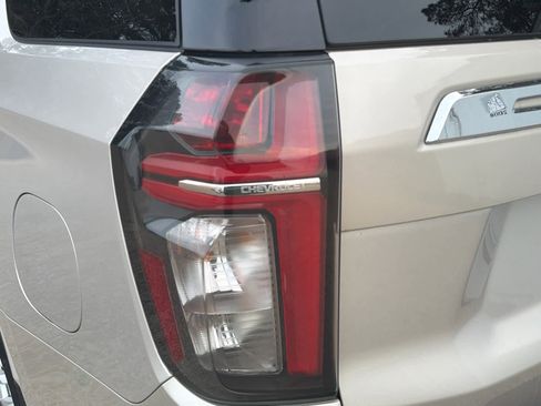 Used 2024 Chevrolet Tahoe LT AWD/4WD image 16